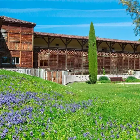 Meublé Calme Pour Curistes Et Touristes *