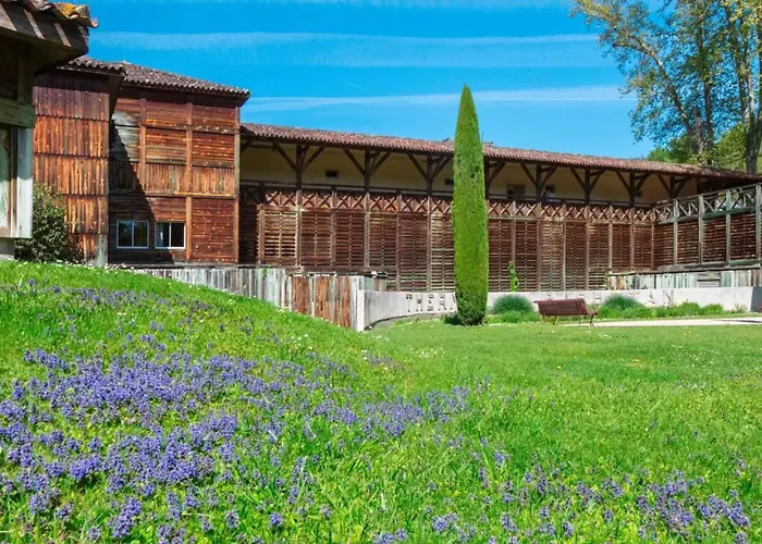 Meublé Calme Pour Curistes Et Touristes *